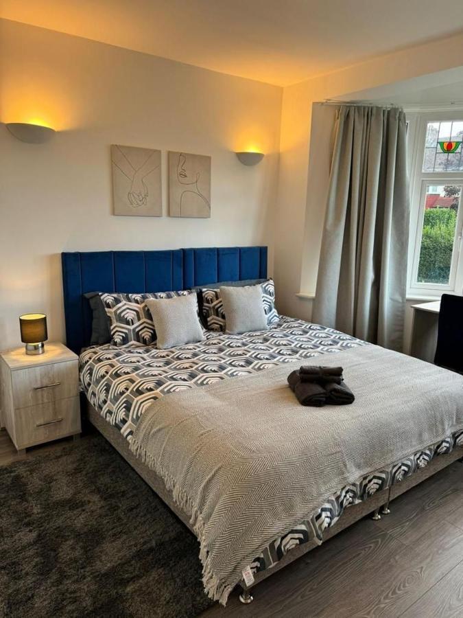 Smart Guest Rooms Fast Access To Central London Via Piccadilly Line New Southgate 외부 사진