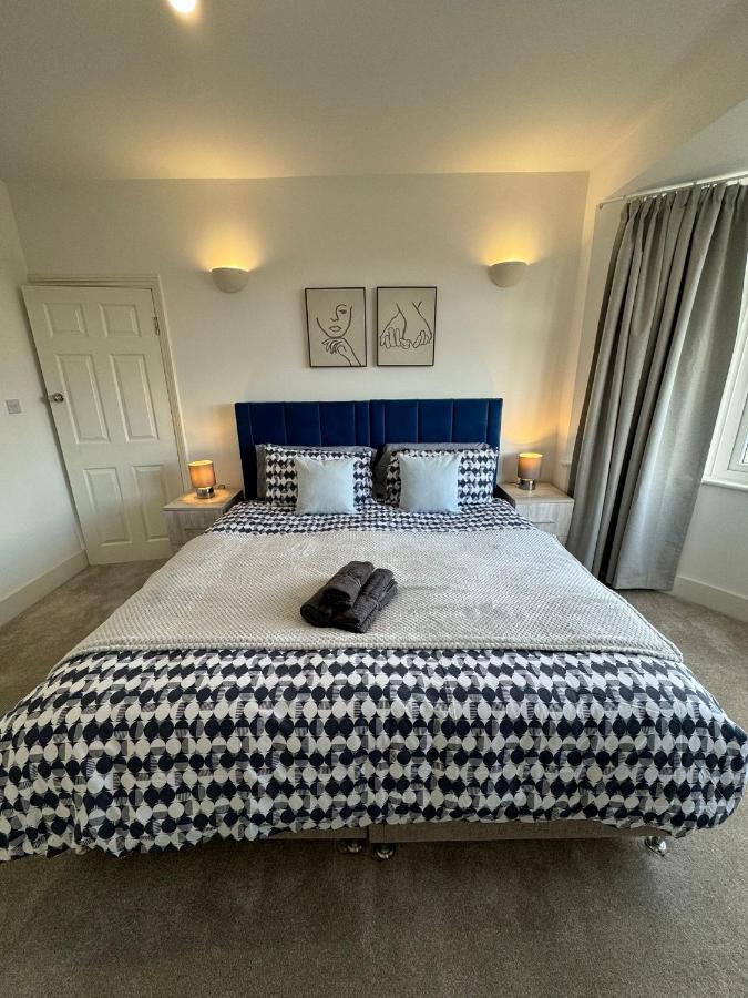 Smart Guest Rooms Fast Access To Central London Via Piccadilly Line New Southgate 외부 사진