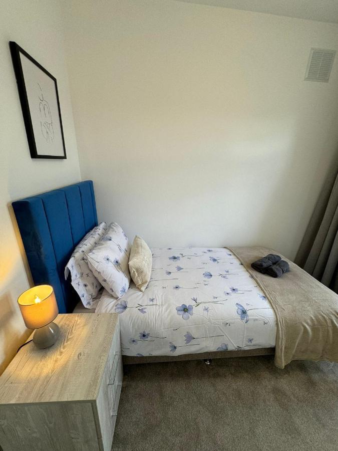 Smart Guest Rooms Fast Access To Central London Via Piccadilly Line New Southgate 외부 사진