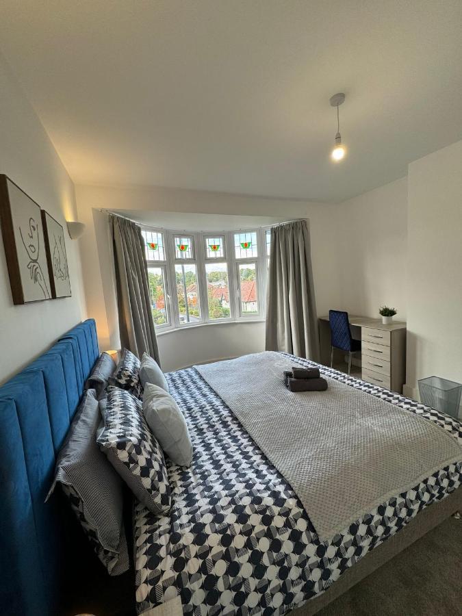 Smart Guest Rooms Fast Access To Central London Via Piccadilly Line New Southgate 외부 사진